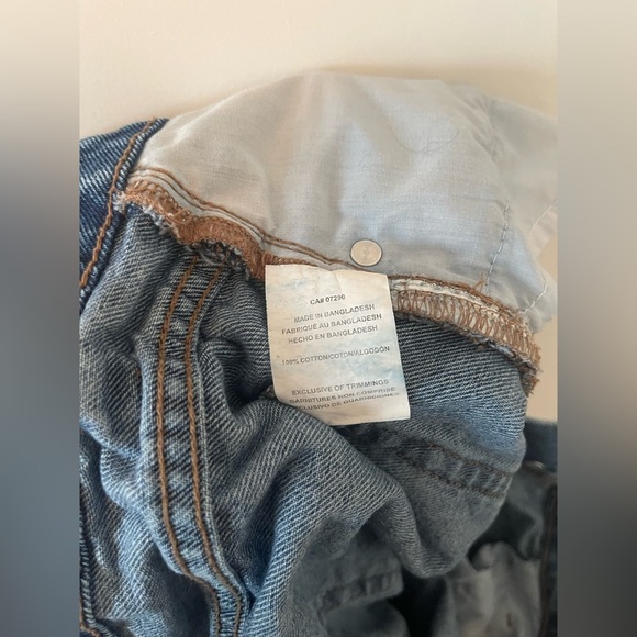 Distressed Denim Shorts | High Performance Wear | EUR 40/US 12 - Picture 6 of 7